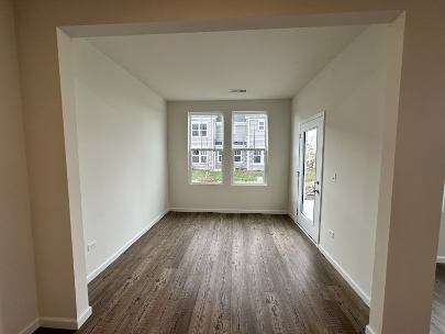 Almost Brand New 2 Story Town Home in 204 Naperville School District