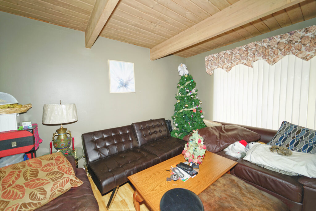 Charming 3-Bed, 1.5-Bath Townhome at 544 Meadow Green Ln, Round Lake Beac